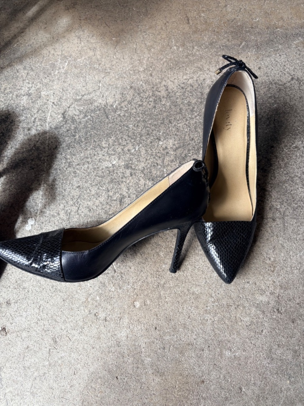 Heels - Picture 2 of 3